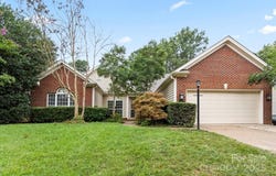 722 Meadow Lake Drive, Matthews, NC 28105