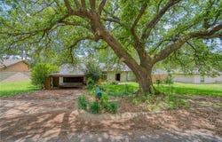 1006 Rikkity Lane, Mount Pleasant, TX 75455