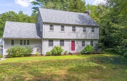 10 Long Plain Rd, Mattapoisett, MA 02739