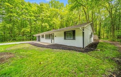 2086 S Park Lane, Roaming Shores, OH 44084