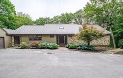 15 Inverness Road, Falmouth, ME 04105