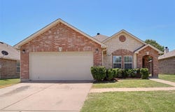 813 Crystal Drive, Burleson, TX 76028