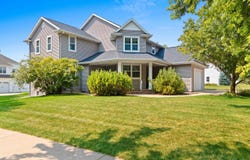 321 E APPLE CREEK Road, APPLETON, WI 54913
