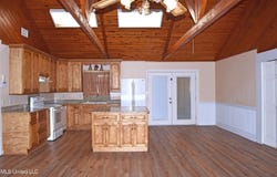1220 Louisiana Avenue, Leakesville, MS 39451