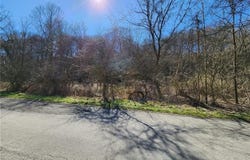 2060 Peters Creek Rd, Jefferson Hills, PA 15025