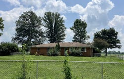 6910 W Cornbread Road, Yorktown, IN 47396