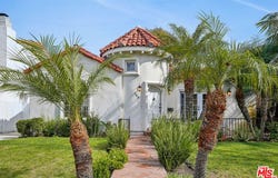 352 S Oakhurst Dr, Beverly Hills, CA 90212