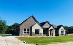 2416 Candlestick Drive, Granbury, TX 76049