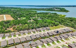 218 Luna Lane, Lake Dallas, TX 75065