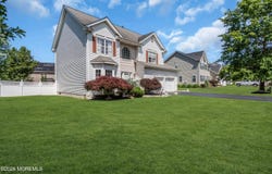 10 Beacon Place, Old Bridge, NJ 08857