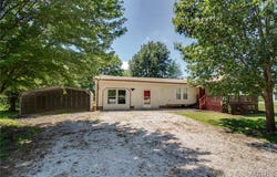 208 S Public Road, Fieldon, IL 62031