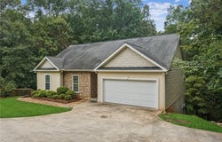 516 Golden Avenue, Dahlonega, GA 30533