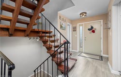 9291 Sussex Drive, Olmsted Falls, OH 44138