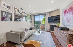 11321 Missouri Ave, Los Angeles, CA 90025