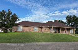 410 Oak Crest, Clifton, TX 76634
