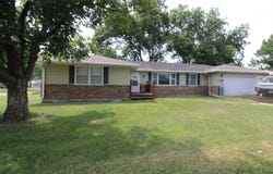 1401 Whipporwill, Clinton, MO 64735