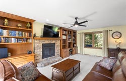 2425 SANDSTONE Court, OSHKOSH, WI 54904-7894