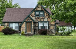 305 Pine Grove Road, Willow Springs, MO 65793