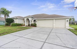 13480 Twinberry Drive, Spring Hill, FL 34609