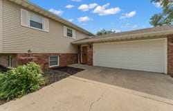 301 Primrose Circle, Chesterton, IN 46304