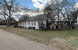 182 2nd Avenue, Holly Grove, AR 72069