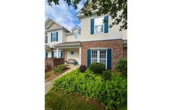 5811 Fox Point Circle, Winston-Salem, NC 27104