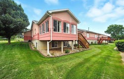 1719 W 18 Street, Cedar Falls, IA 50613