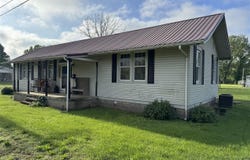 1018 W Houston Street, Cloverport, KY 40111
