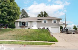 1225 N Willow Street, Avoca, IA 51521