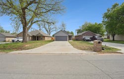 422 Grove Street, Perry, OK 73077