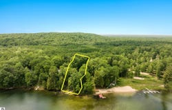 967 Old Miller Road, Beulah, MI 49617
