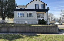 501 E B, Iron Mountain, MI 49801