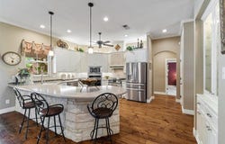 102 Ridge Court, Glen Rose, TX 76043