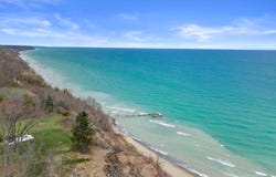 13480 N Lakewood Dr, Mequon, WI 53097