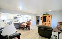 1013 Random Rd, Pratt, KS 67124