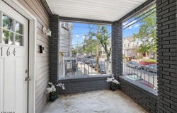 164 Parker St, Newark City, NJ 07104-1111