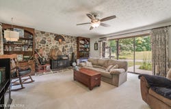 127 Mountain Rd, Oliver Springs, TN 37840