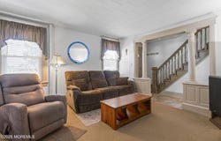 337 Oak Avenue, Woodbridge, NJ 07095