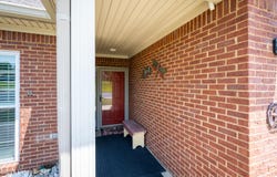 2138 Pickwick Dr, New Albany, IN 47150