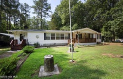 369 S Holiday Drive, Macon, NC 27551