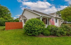 11 Harvest Hl, Chili, NY 14624