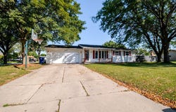 2525 HEATHER Road, GREEN BAY, WI 54311