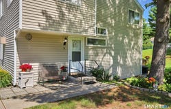 11 Watch Hill Circle, Cromwell, CT 06416