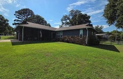 15 Ridgeway Lane, Eufaula, OK 74432