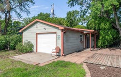 913 N Wilbur Ln, Wichita, KS 67212