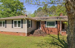 105 pinewood Avenue, Clinton, SC 29325