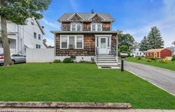 98 Douglas Ave, Franklin Twp., NJ 08873-3251