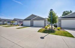 242 Oak Tree Lane, Elyria, OH 44035