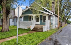 2017 W LAURA Avenue, West Peoria, IL 61604