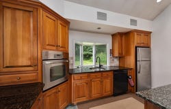 2 Pinehurst Dr, Boxford, MA 01921